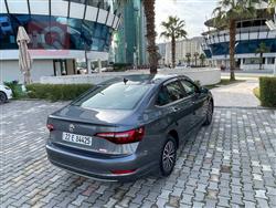 ڤۆڵکسواگن جێتا